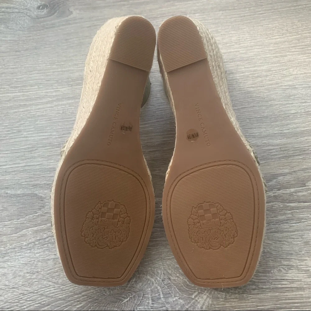 Vince Camuto nwot one